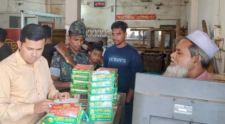 এক কেজি মিষ্টির প্যাকেটের ওজন ১৮০ গ্রাম!