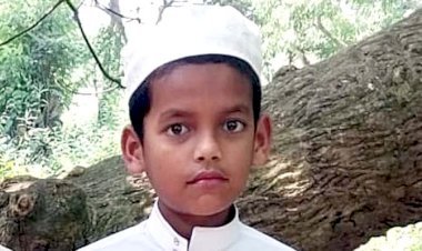 জলাশয়ে কিশোরের মরদেহ গায়ে মেয়েদের জামাকাপড়