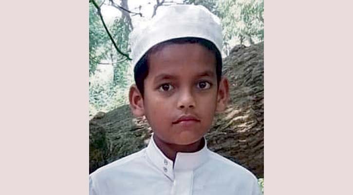 কিশোরীর জামাকাপড়ে জড়ানো কিশোর হত্যার রহস্য